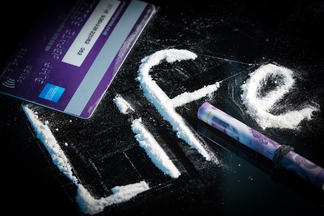 How to recognize drug addict?