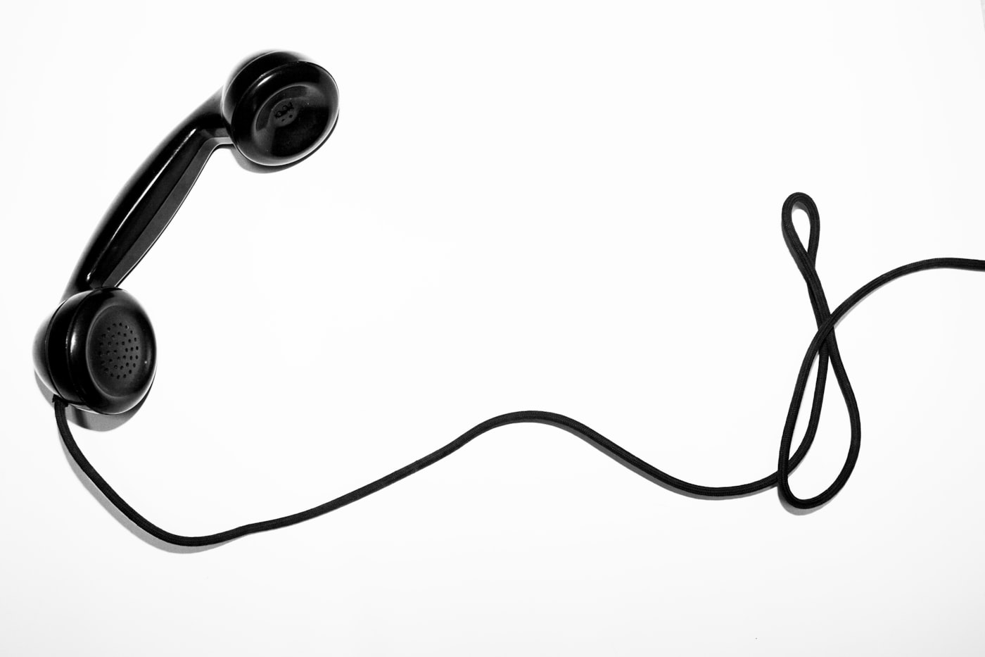 Disconnected telephone representing an unverified contact number
